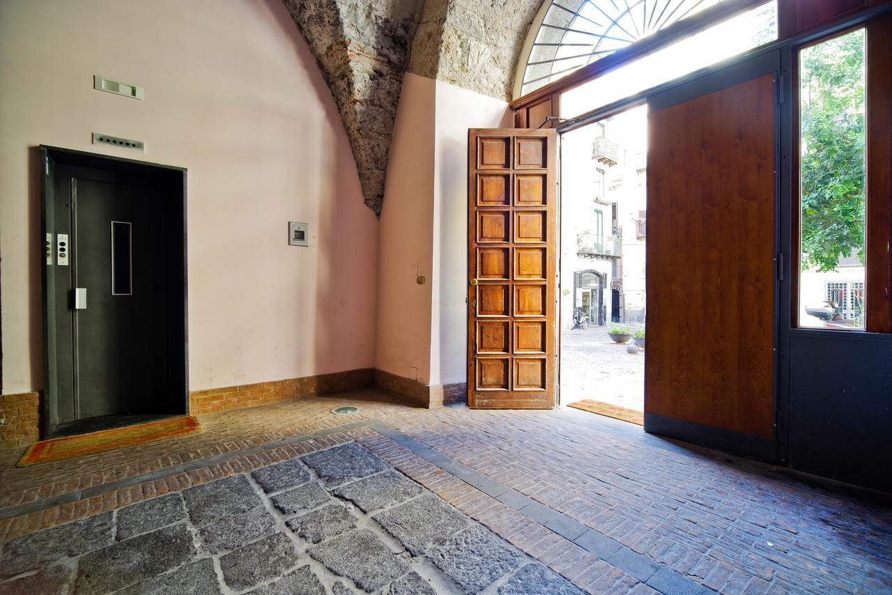 Bed And Travel Apartment Dogana Regia 15 Salerno Exterior photo