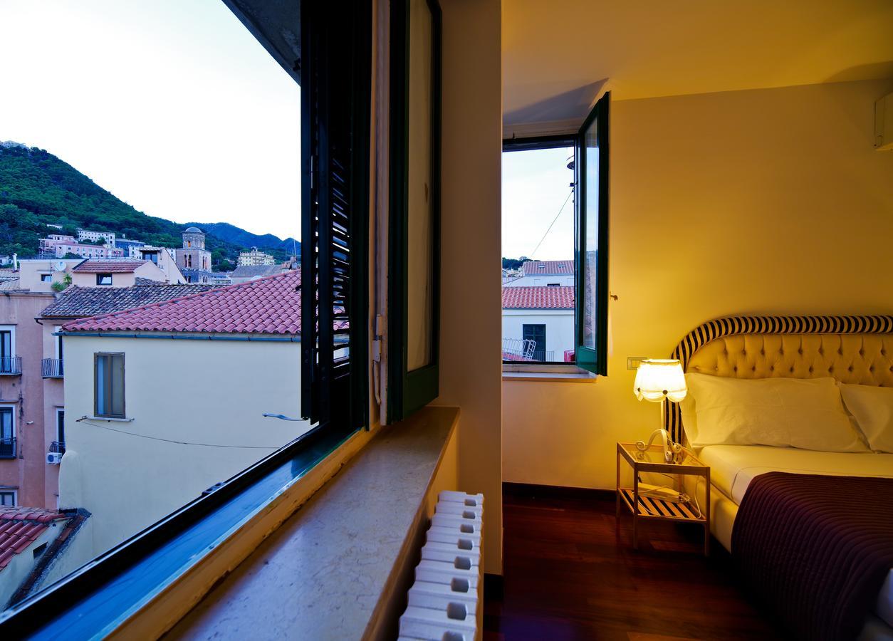 Bed And Travel Apartment Dogana Regia 15 Salerno Exterior photo
